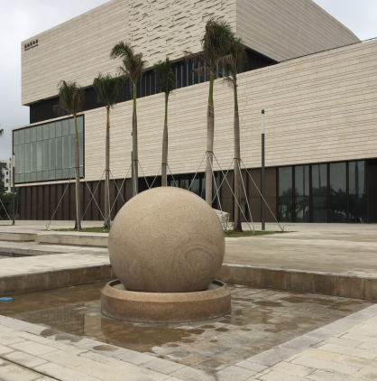 „Xingyan Stone“ skulptūra sukuria didžiausią „Feng Shui“ kamuolį žemyninėje Kinijoje Zhuhai