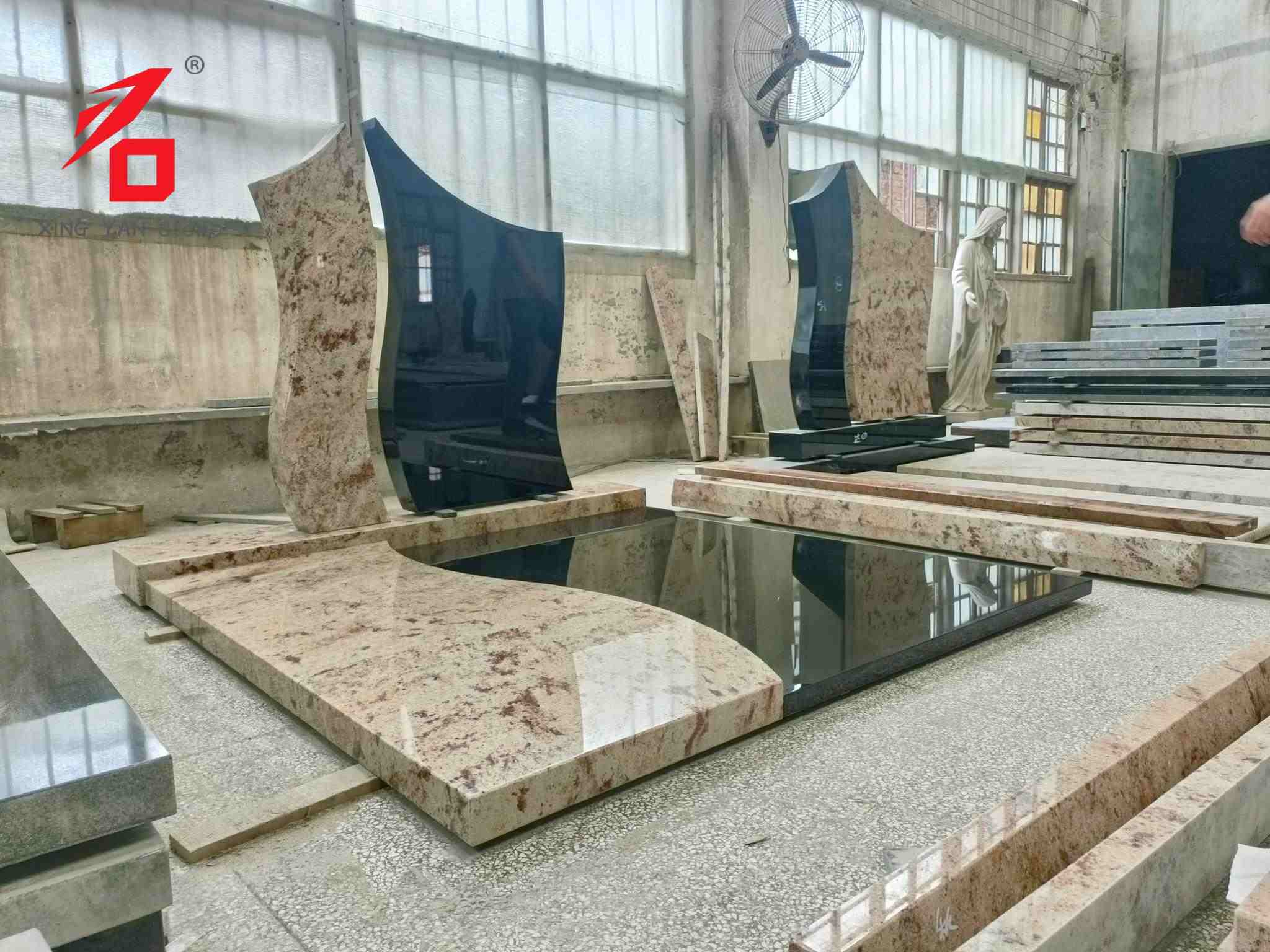 Australijos meninis skulptūrinis antkapis