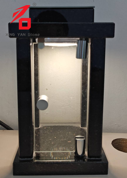 Kapinių LED lempa su saulės kolektoriumi